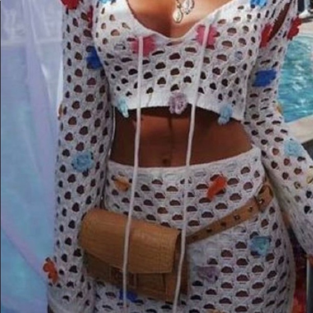 IN SEARCH OF THIS OUTFIT IN A SIZE SMALL
